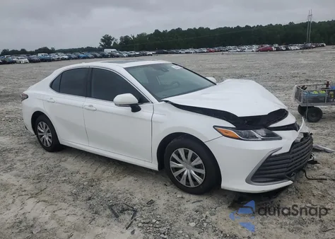 2024 Toyota Camry Le z USA, uszkodzony, nr VIN 4T1H31AK5RU077576